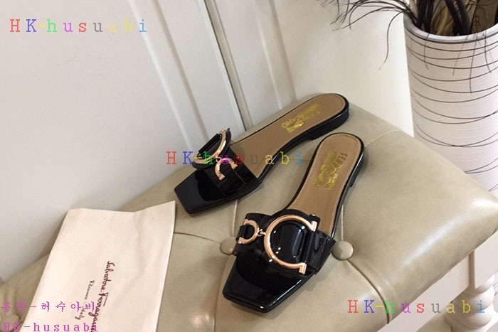 NEW 페라가모 여성용 슬리퍼 F248852