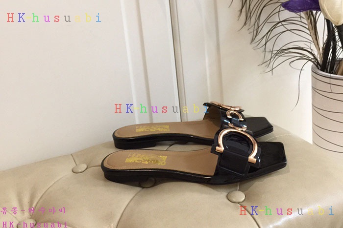 NEW 페라가모 여성용 슬리퍼 F248852