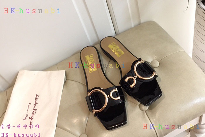 NEW 페라가모 여성용 슬리퍼 F248852