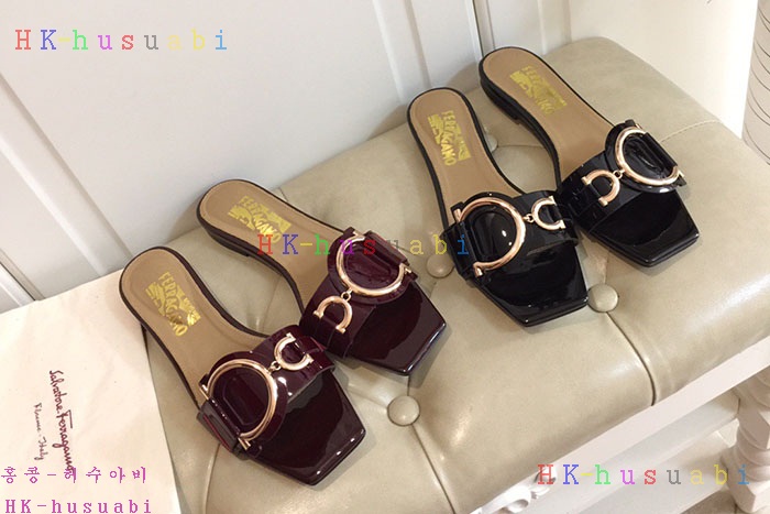 NEW 페라가모 여성용 슬리퍼 F248852