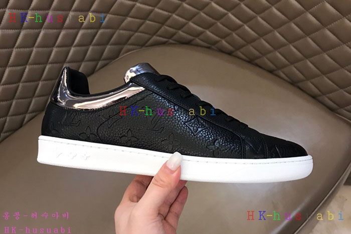 NEW 루이비통 남성용 스니커즈 LV 247775