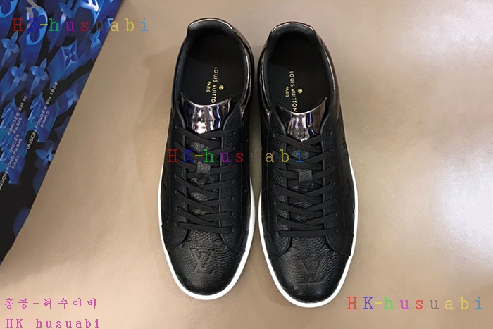 NEW 루이비통 남성용 스니커즈 LV 247775