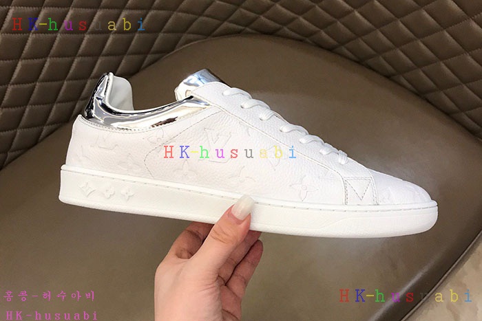 NEW 루이비통 남성용 스니커즈 LV 247774