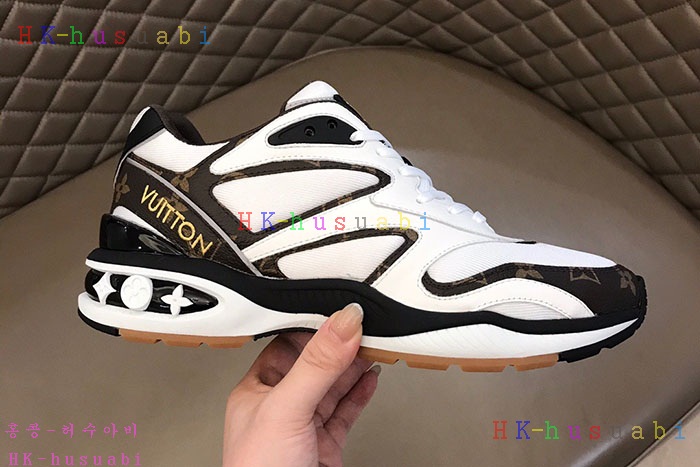 NEW 루이비통 남성용 스니커즈 LV 247779
