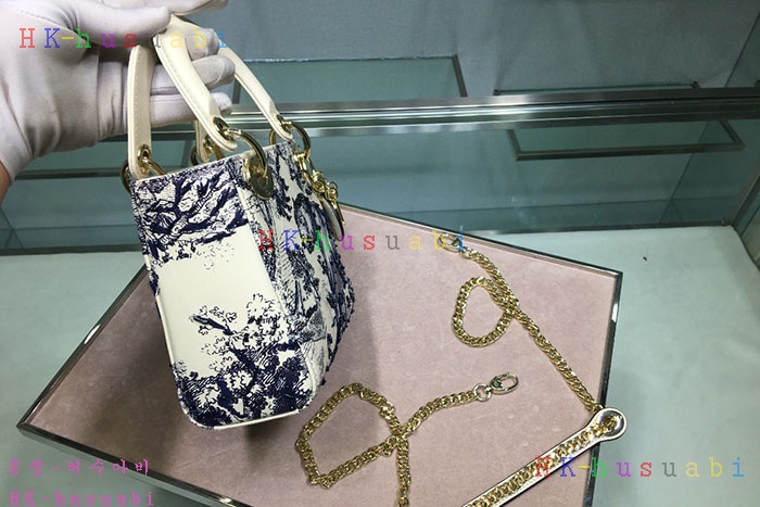 ★미러급★ 디올 레이디백 DR 6411441