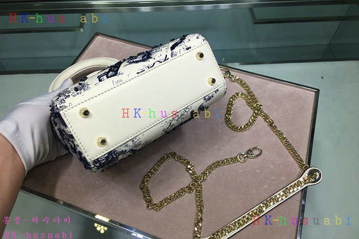 ★미러급★ 디올 레이디백 DR 6411441