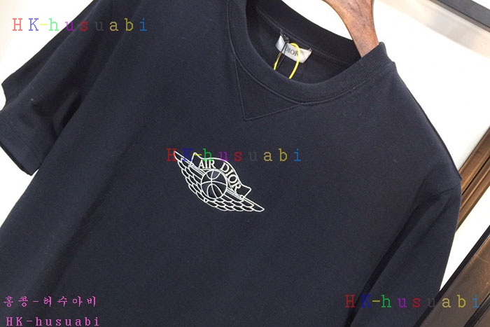 NEW 디올 반팔티 신상 DR 852207