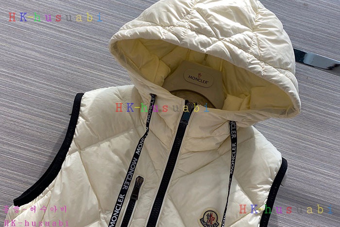NEW 몽클레어 패딩조끼 신상 M 428888