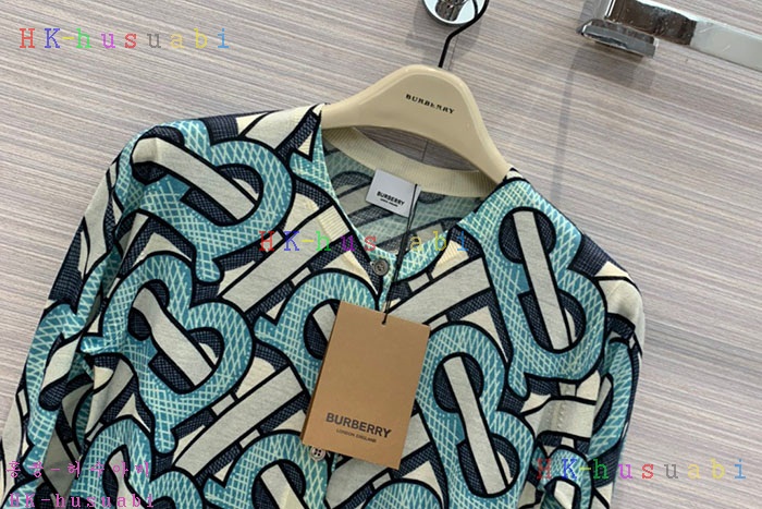NEW 버버리 가디건 신상  BB 5828899