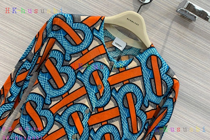 NEW 버버리 가디건 신상  BB 5828900