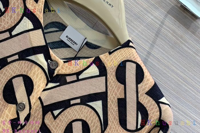 NEW 버버리 가디건 신상  BB 5828901
