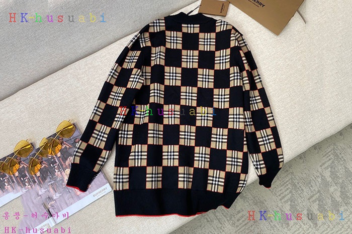 NEW 버버리 가디건 신상  BB 5828902