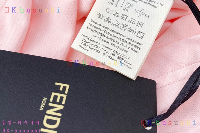 NEW 펜디 반팔티 신상 FD 572228