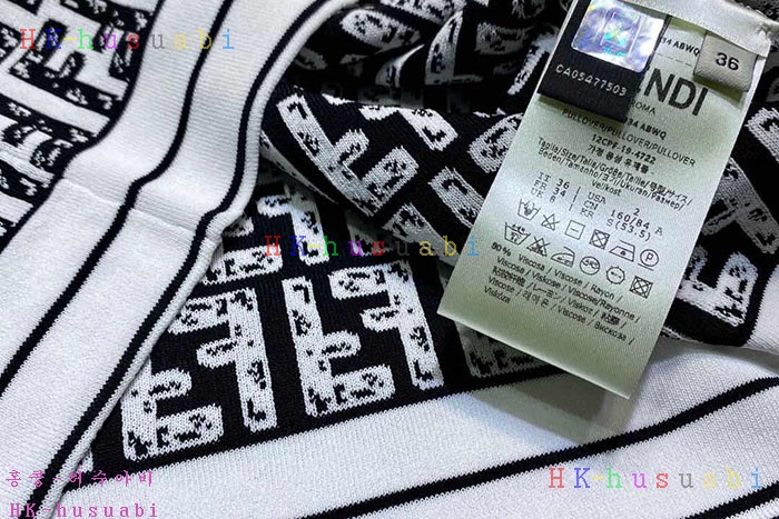 NEW 펜디 반팔티 신상 FD 572232