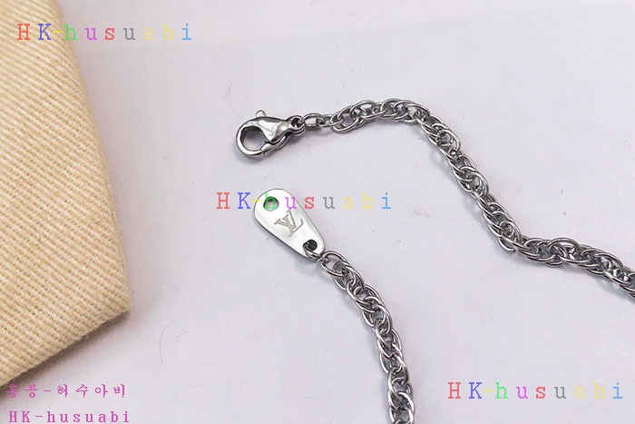 NEW 루이비통 목걸이 신상 LV 7477159