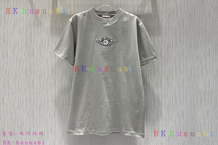 NEW 디올 반팔티 신상 DR 424427