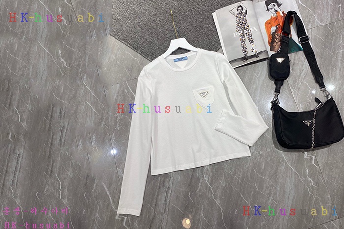 NEW 프라다 긴팔티 신상 P 4288582