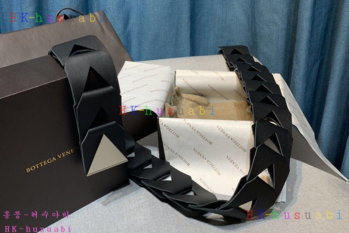 NEW 보테가베네타 벨트 신상 BV 522220