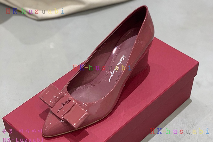 NEW 페라가모  신발 신상 F 724555