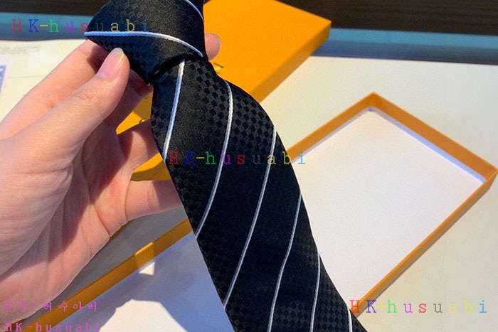 NEW 루이비통 넥타이 신상 LV 757451