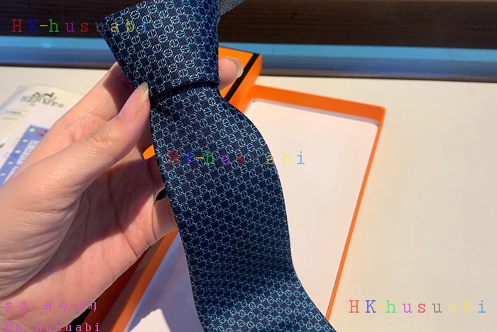 NEW 에르메스 넥타이 신상 H428026