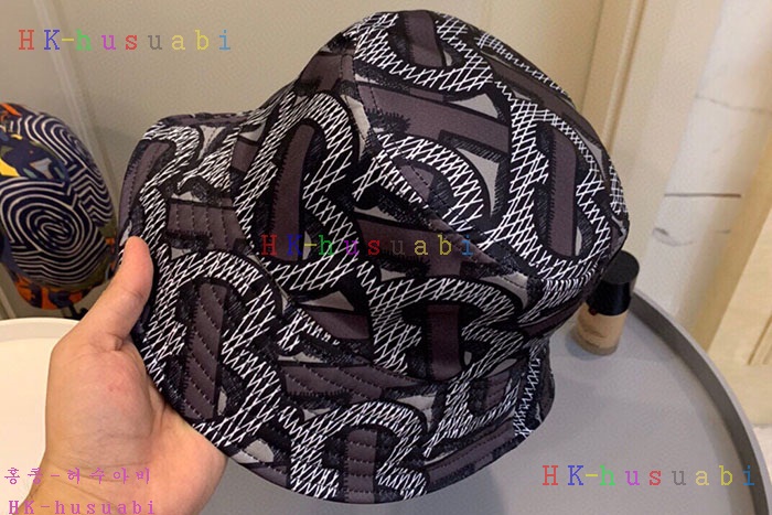 NEW 버버리 모자 신상 BB8572114
