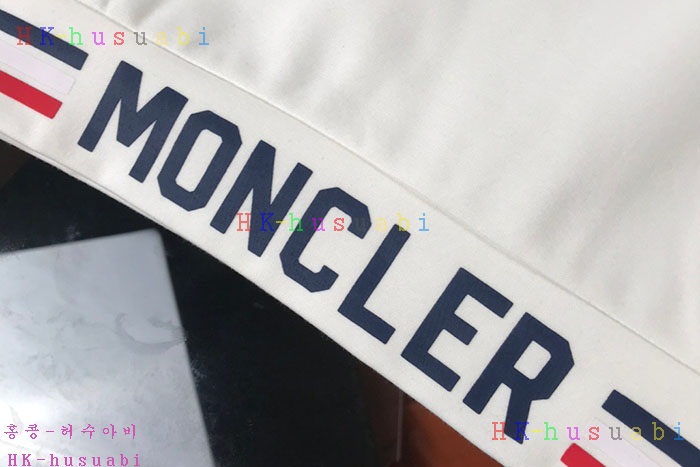 NEW 몽클레어 맨투맨 신상 M342700