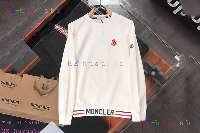 NEW 몽클레어 맨투맨 신상 M342700