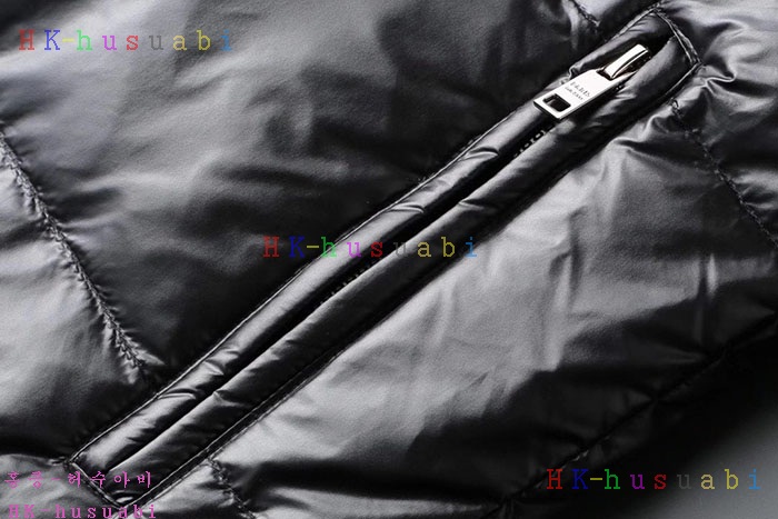 NEW 프라다 패딩 신상 P 927550