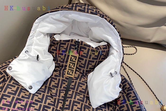 NEW 펜디 패딩 신상 FD 757150