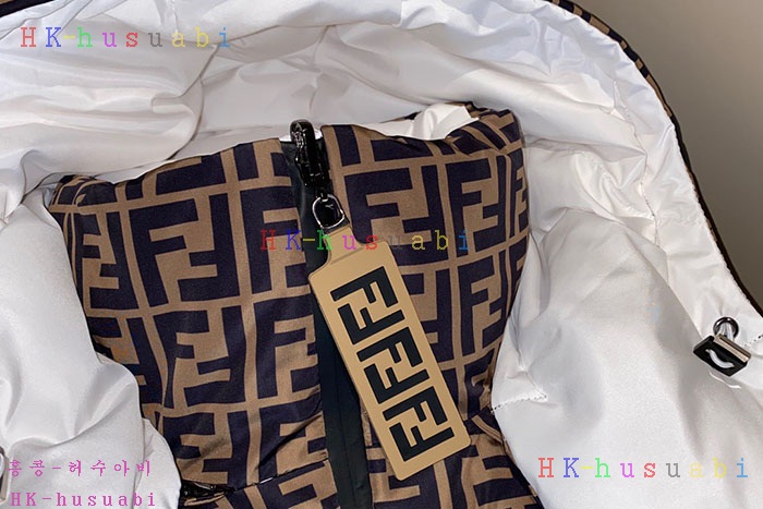 NEW 펜디 패딩 신상 FD 757150