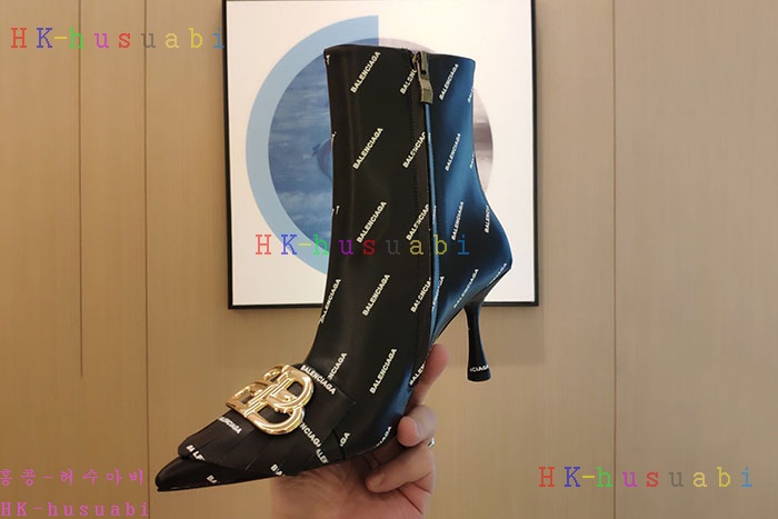 NEW 발렌시아가 신발 신상 B 844101