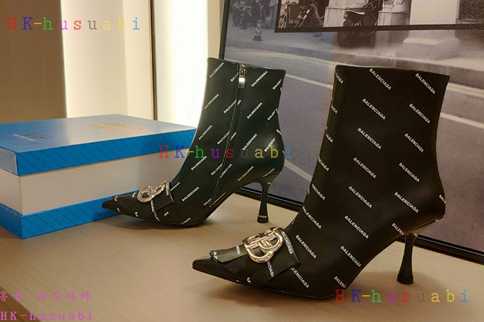 NEW 발렌시아가 신발 신상 B 844101