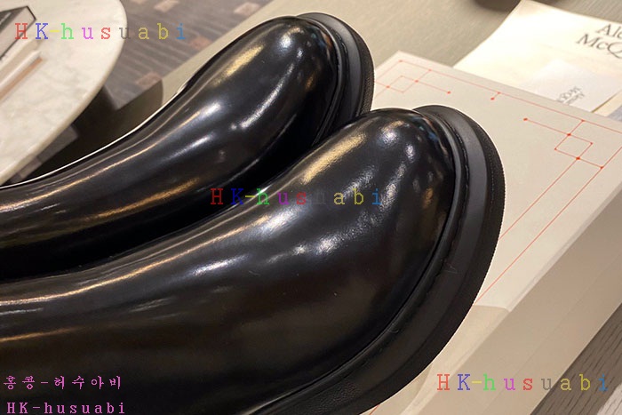 NEW 알렉산더맥퀸  신발 신상 M252227