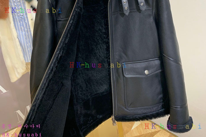 NEW 버버리 무스탕 신상 B 2485552