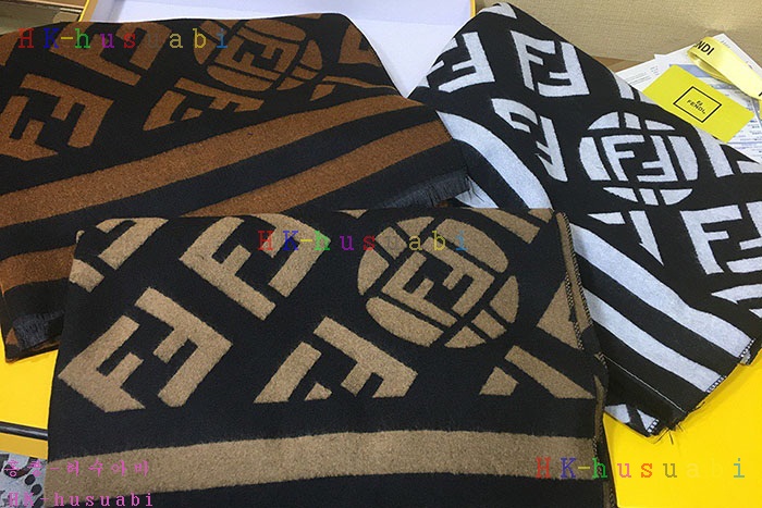 NEW 펜디 머플러 신상 FD 22434