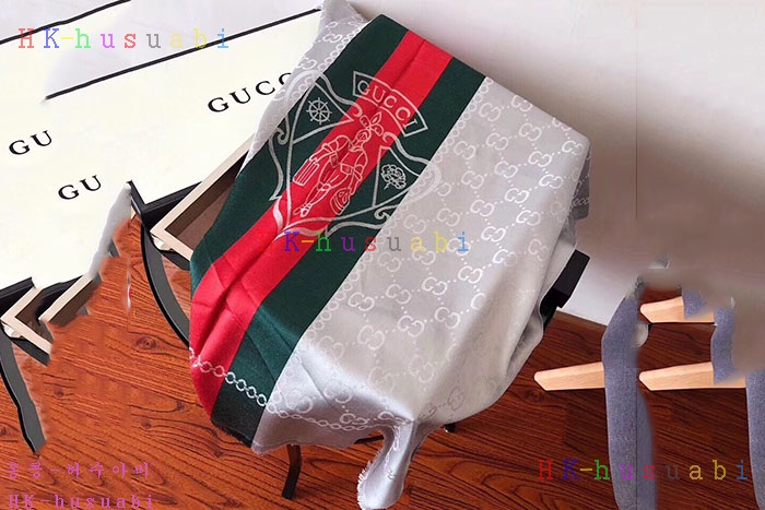 NEW 구찌 머플러 신상 GU 2436737