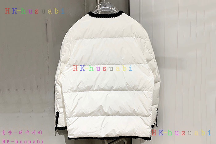 NEW 미우미우 패딩 신상 MU 8252552
