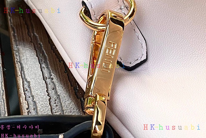 ★미러급★펜디 로고 팩 숄더 스트랩 파우치 FD 55531