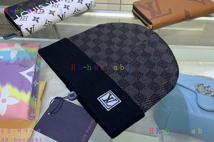 NEW 루이비통 모자 신상 LV 236630