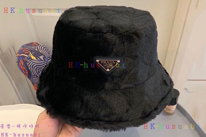 NEW 프라다 모자 신상 P  523667