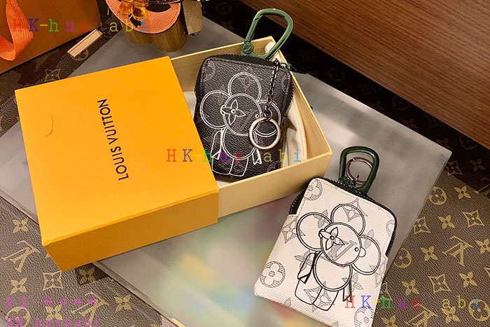 NEW 루이비통 백참 신상 LV 1427714