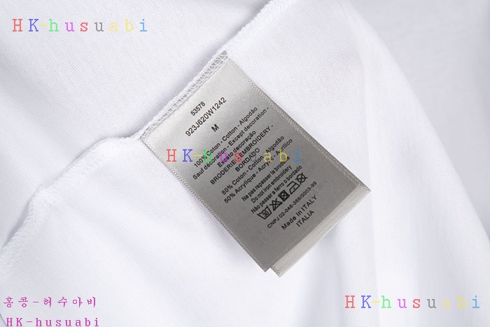 NEW 디올 반팔티 신상 DR 724564