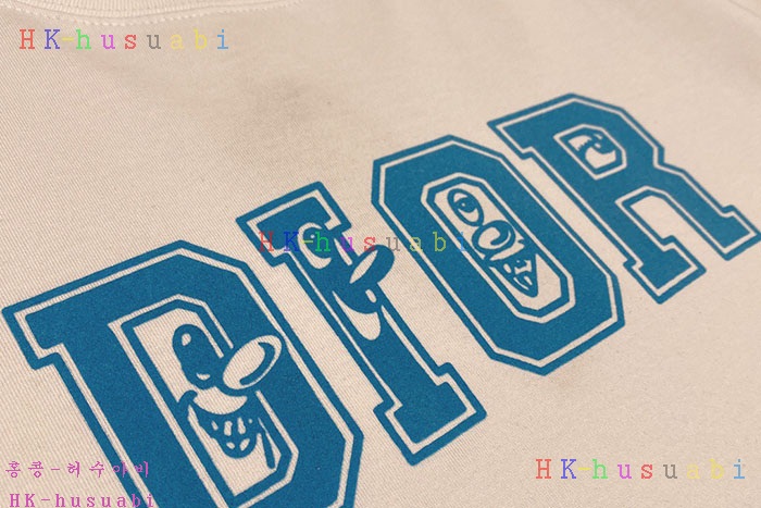 NEW 디올 반팔티 신상 DR 724567