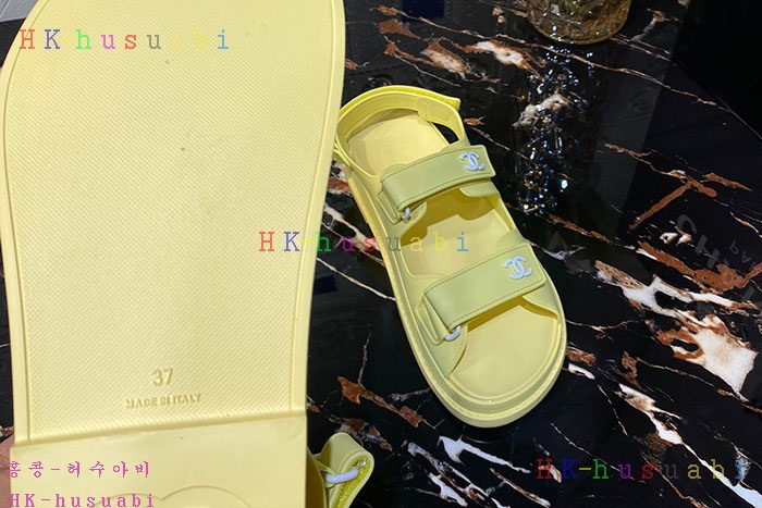 NEW 샤넬 샌들 신상 C 1425907