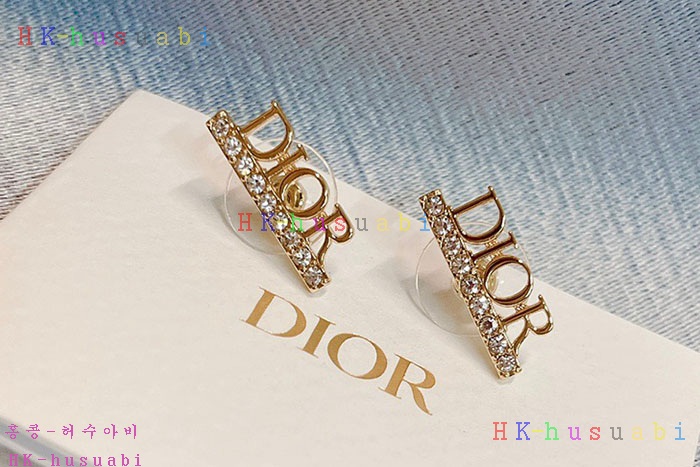 NEW 디올 귀걸이 신상 DR 342575