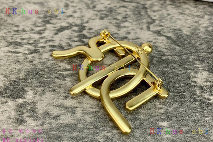 NEW 디올 브로치 신상 DR 342558