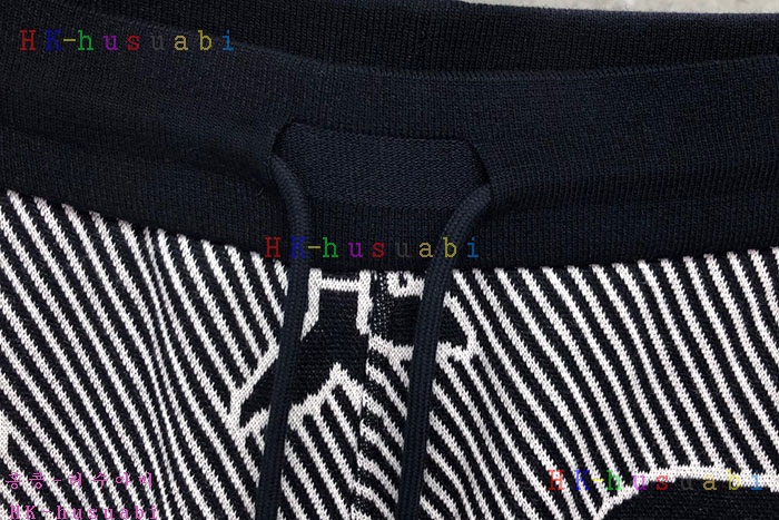 NEW 톰브라운 반바지 신상 TB 248882