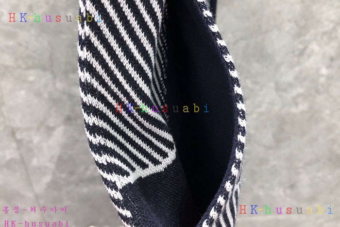 NEW 톰브라운 반바지 신상 TB 248882