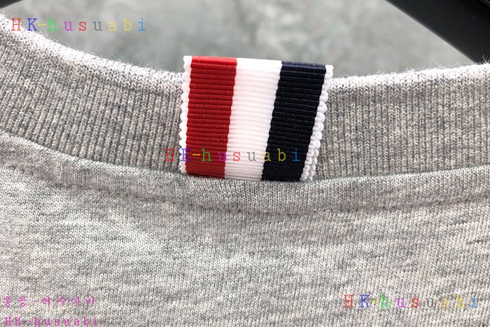 NEW 톰브라운 반팔티 신상 TB 724474